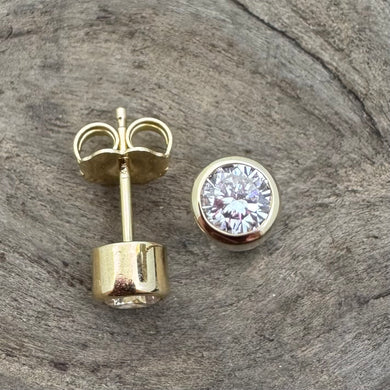 PET 68880 YG E - Lab Diamond Studs