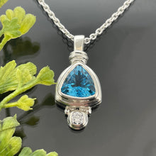 Load image into Gallery viewer, PET 766 SS P - Blue Topaz &amp; CZ